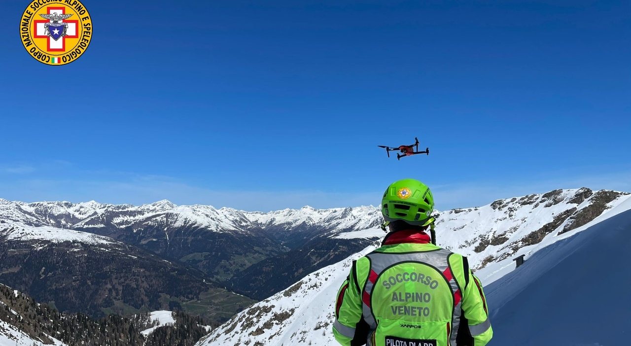 Drone del Soccorso Alpino per la ricerca dei dispersi in montagna, anche in caso di valanga.