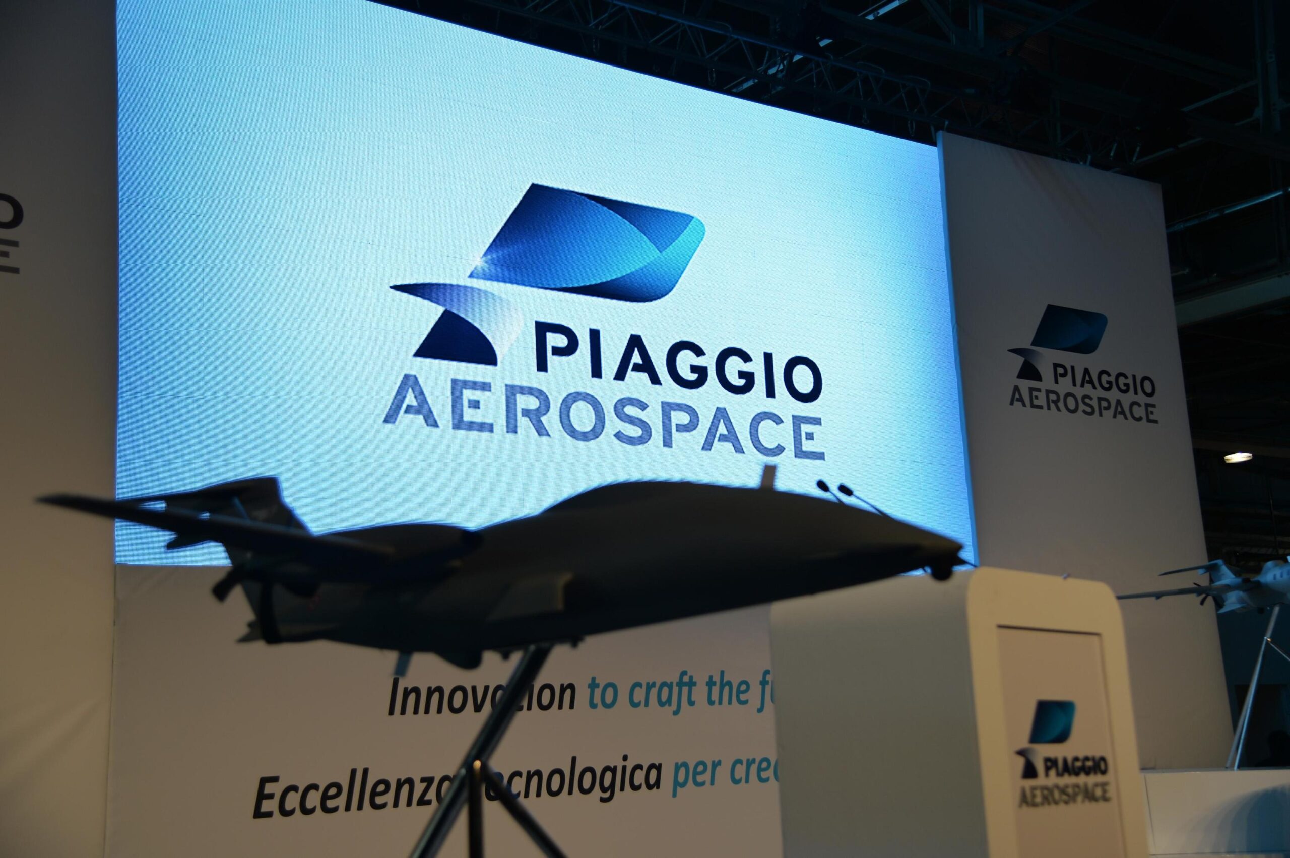 Il ministero delle Imprese e del Made in Italy ha autorizzato la cessione di Piaggio Aerospace a Baykar, azienda presieduta da Selçuk Bayraktar, genero del presidente turco Erdoğan, e guidata dal fratello Haluk Bayraktar.