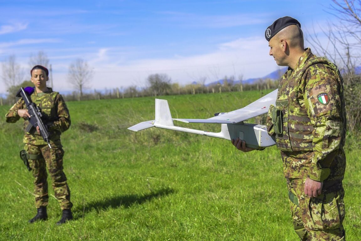 L'apertura verso le nuove tecnologie, in particolare i velivoli a pilotaggio remoto, è un segnale chiaro di un rinnovamento ormai indispensabile.