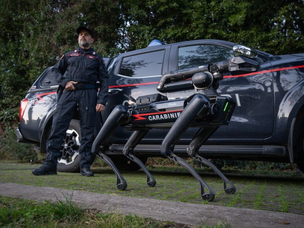 Saetta, il cane robot dell'Arma dei Carabinieri.